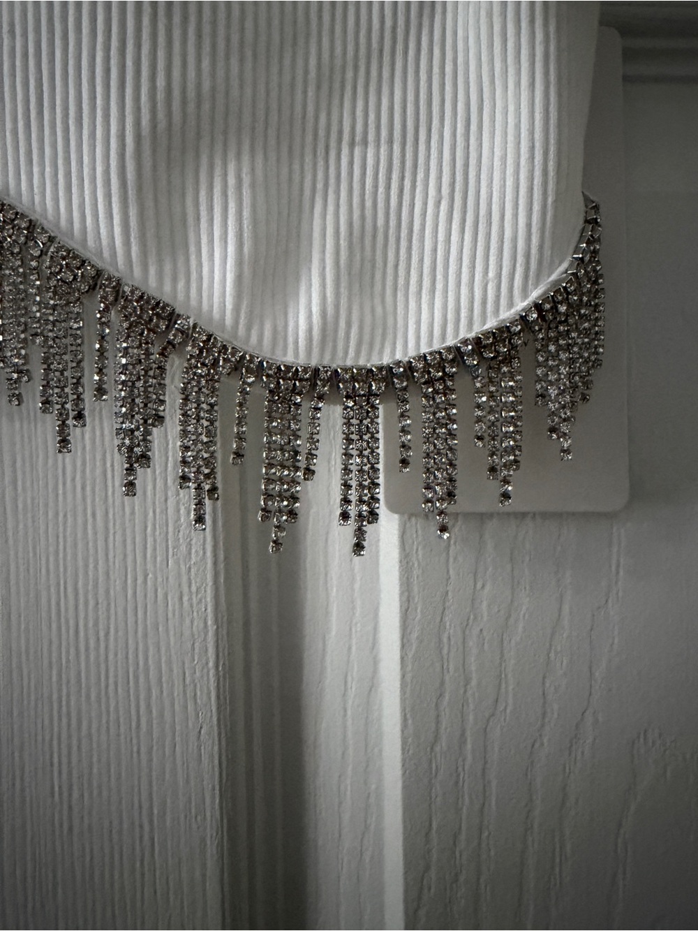 NWT White Ribbed Crop Tank Rhinestone Fringe Hem Festival Concert Top Size L - Picture 3 of 5